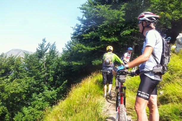 group during a tour through Appennino mountains