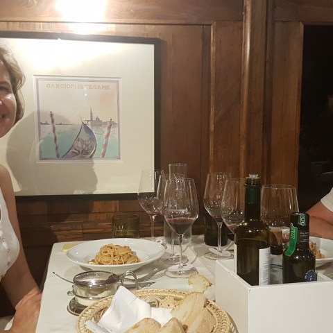 couple during lunch in italy